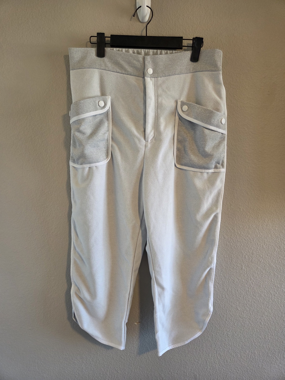 Halara Soft Gray Utility Crop Jogger Pants L (Free People Timko Style!)